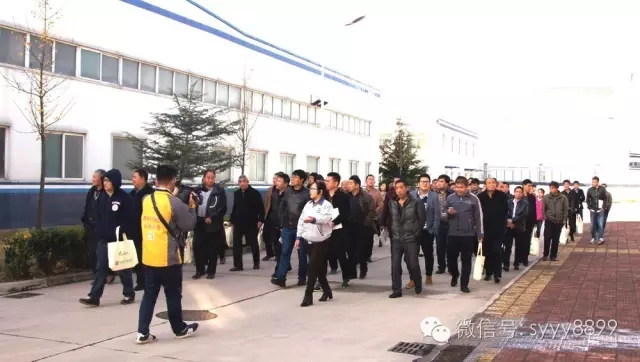 热烈欢迎山西长治地区终端养殖户前来我公司参观!