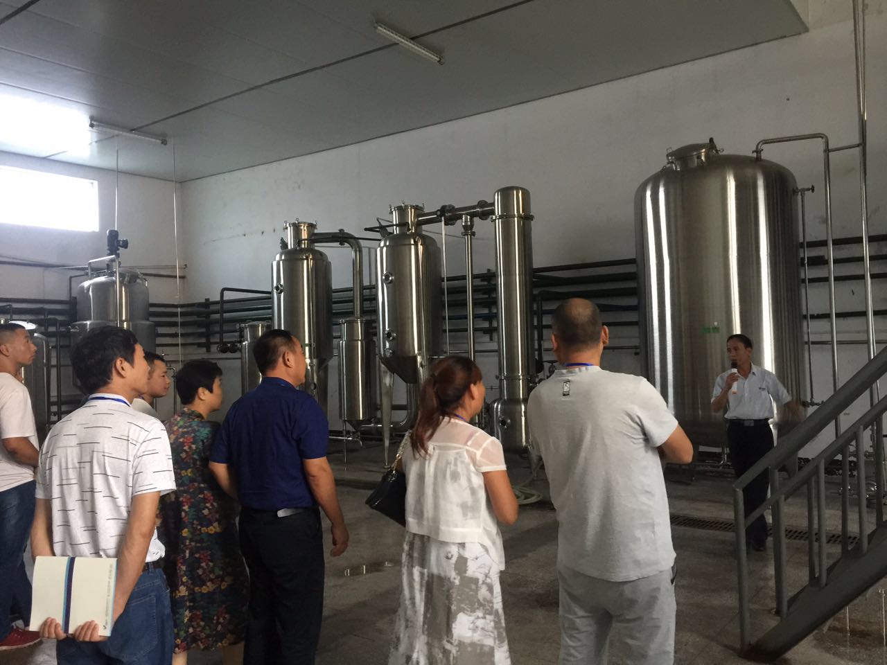 腾飞的双鹰--与您共创企商未来